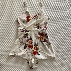 Floral Print Romper by Peachlea